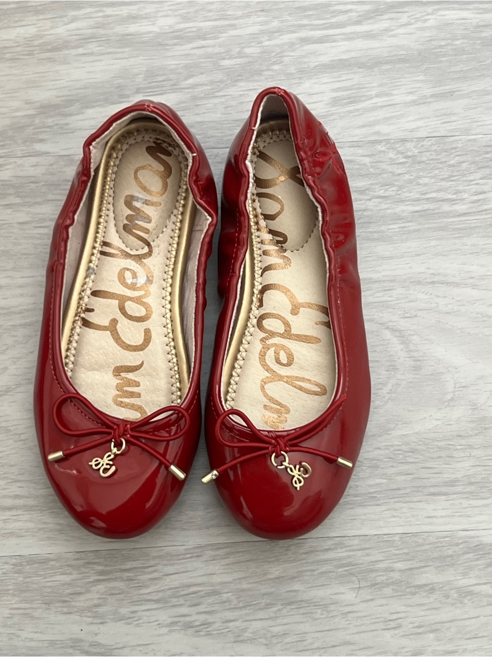 Sam Edelman Felicia Kids Red Patent Ballet Flats Bow Gold Charm Size 11
